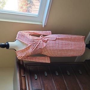 Diane Von Furstenberg size 4 orange & white wrap dress